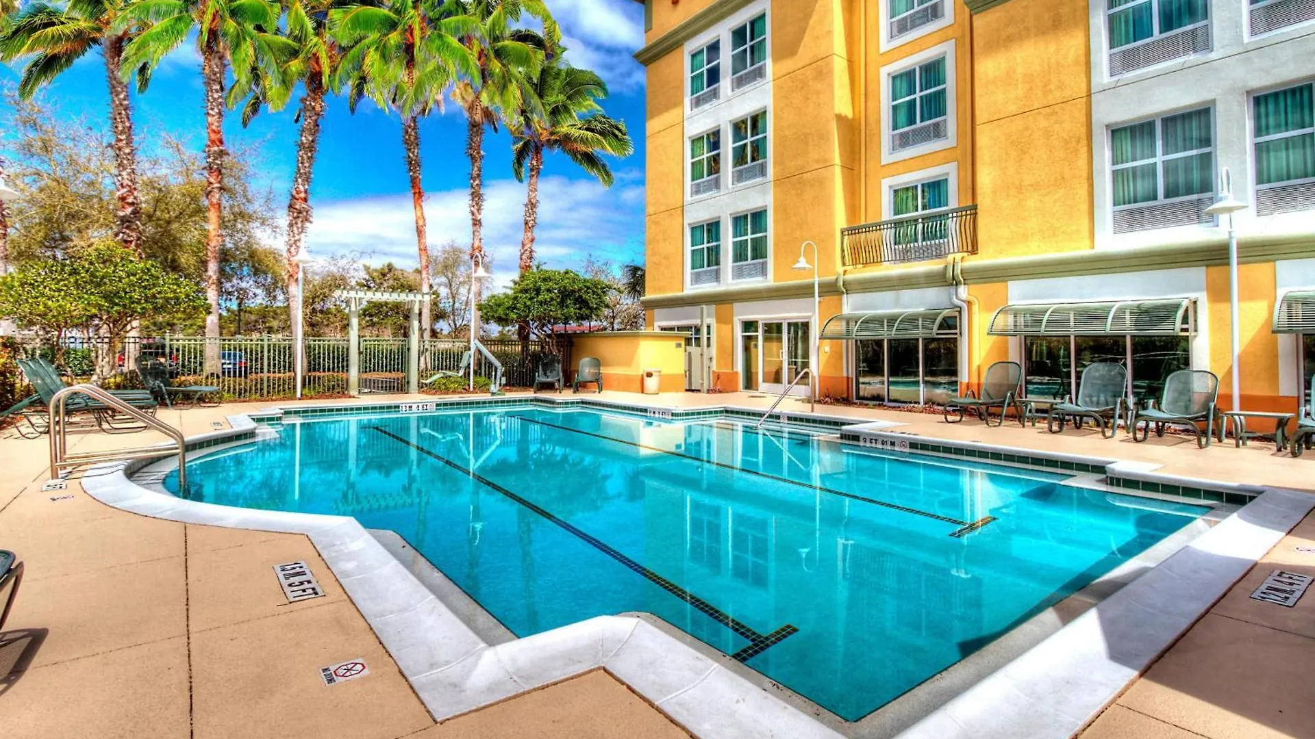 Fairfield & By Marriott