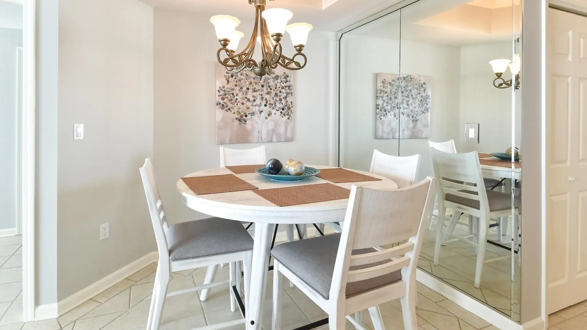 Apartment Silver Towers W302