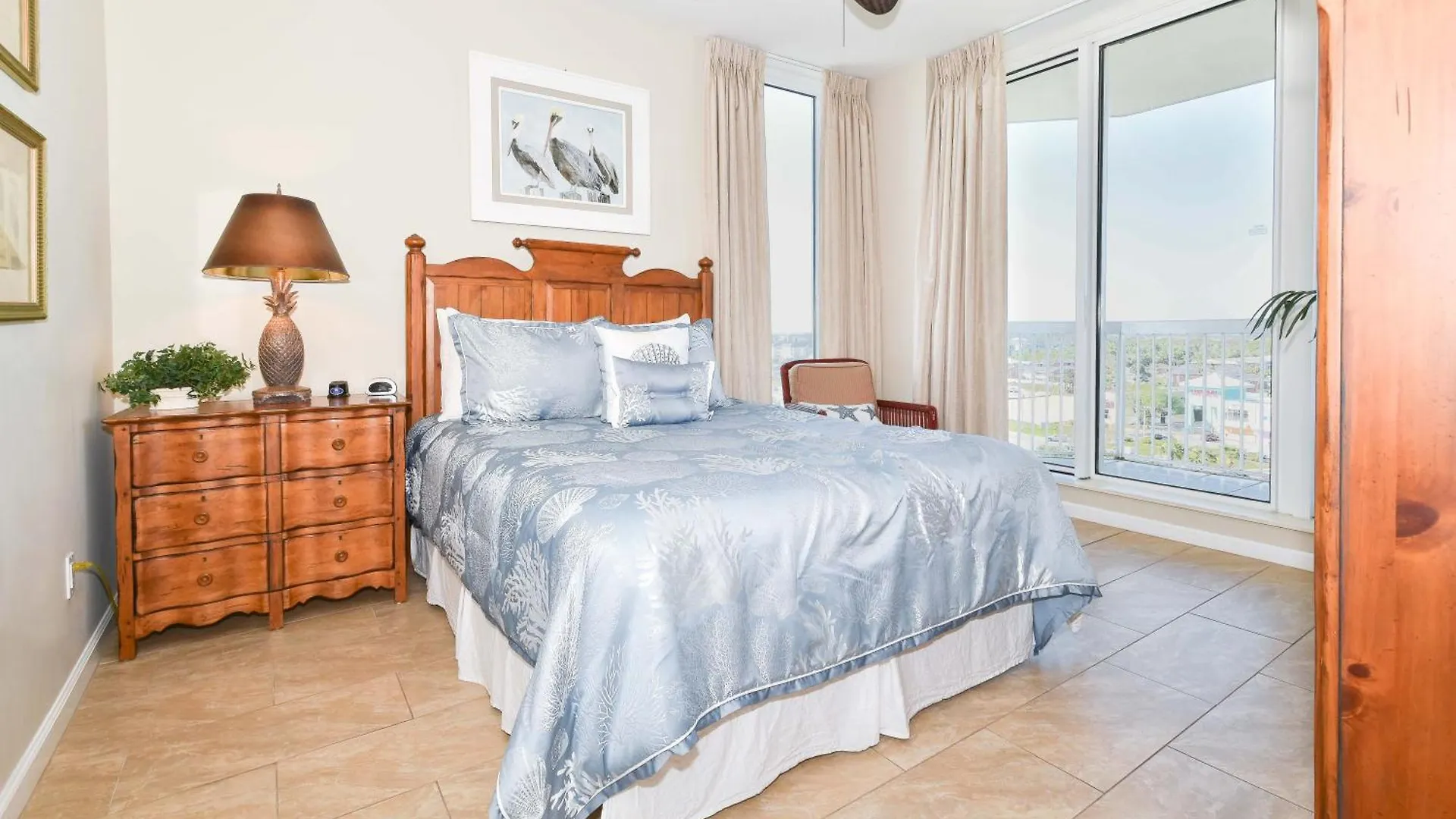 Silver Towers E1006 Apartment
