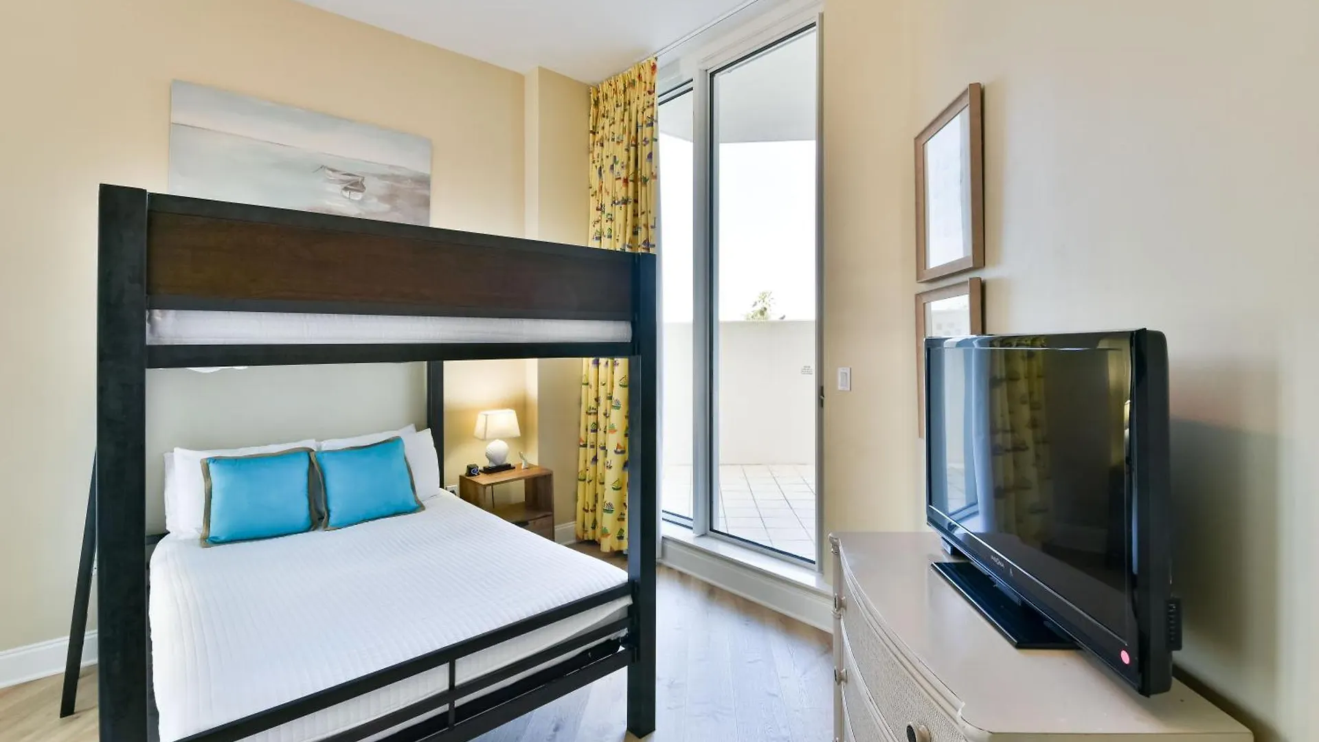 Silver Towers W206 Destin