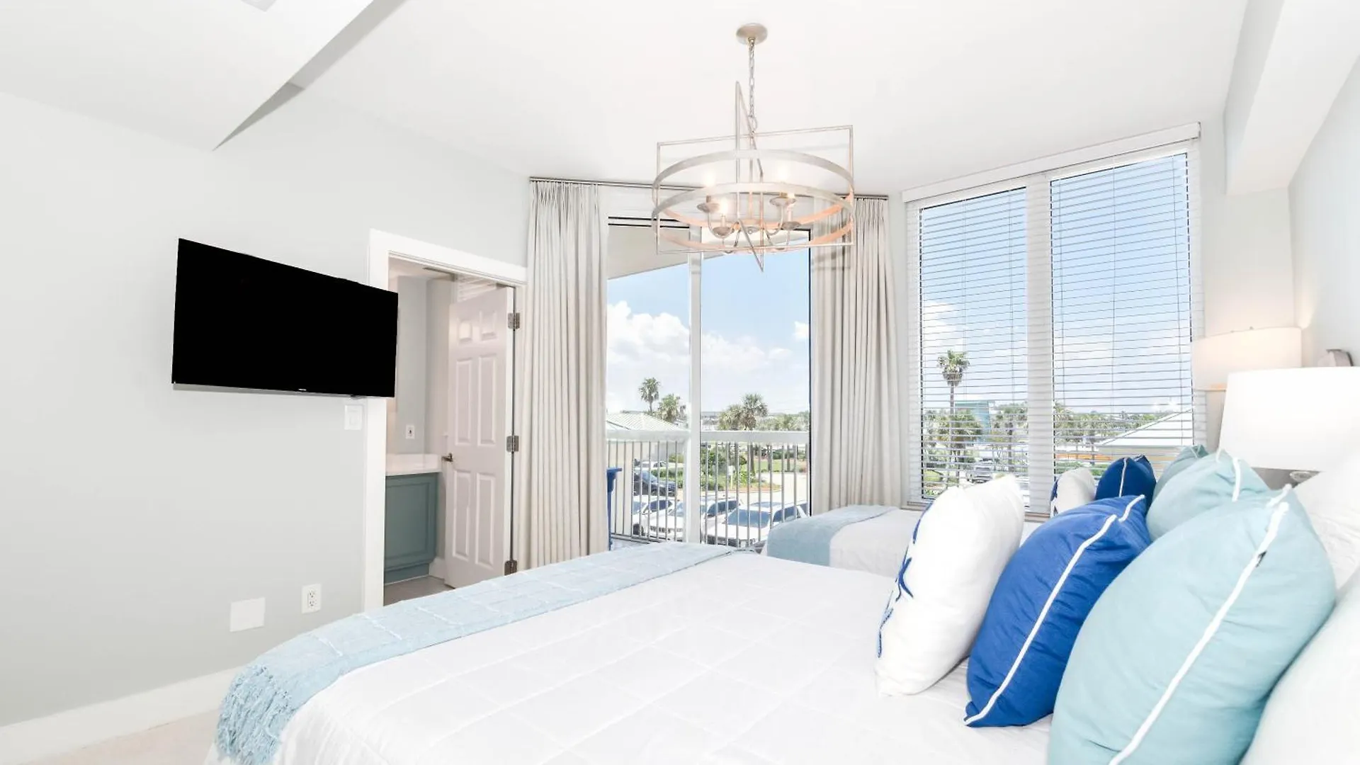 Apartment Silver Towers E306 *