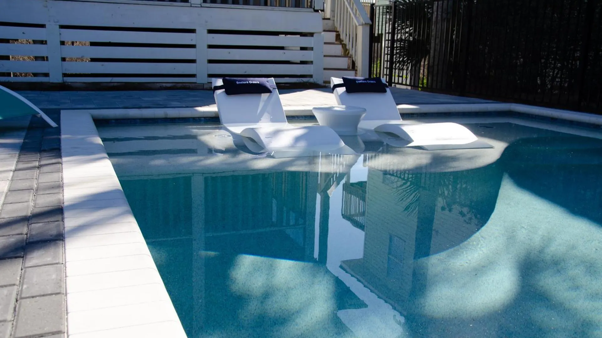 Semesterbostad Doctor's Orders 2 Short Walk To Private Deeded Sleeps 14 *