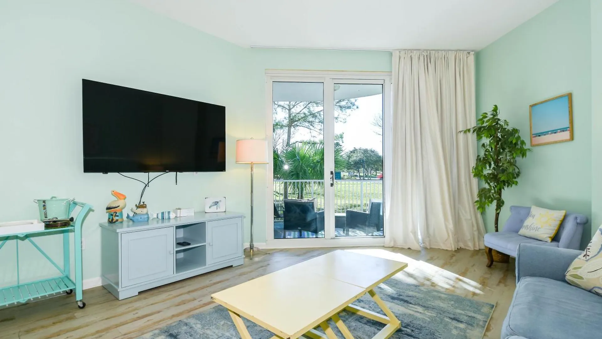 The Palms Of 2110 Junior Apartment