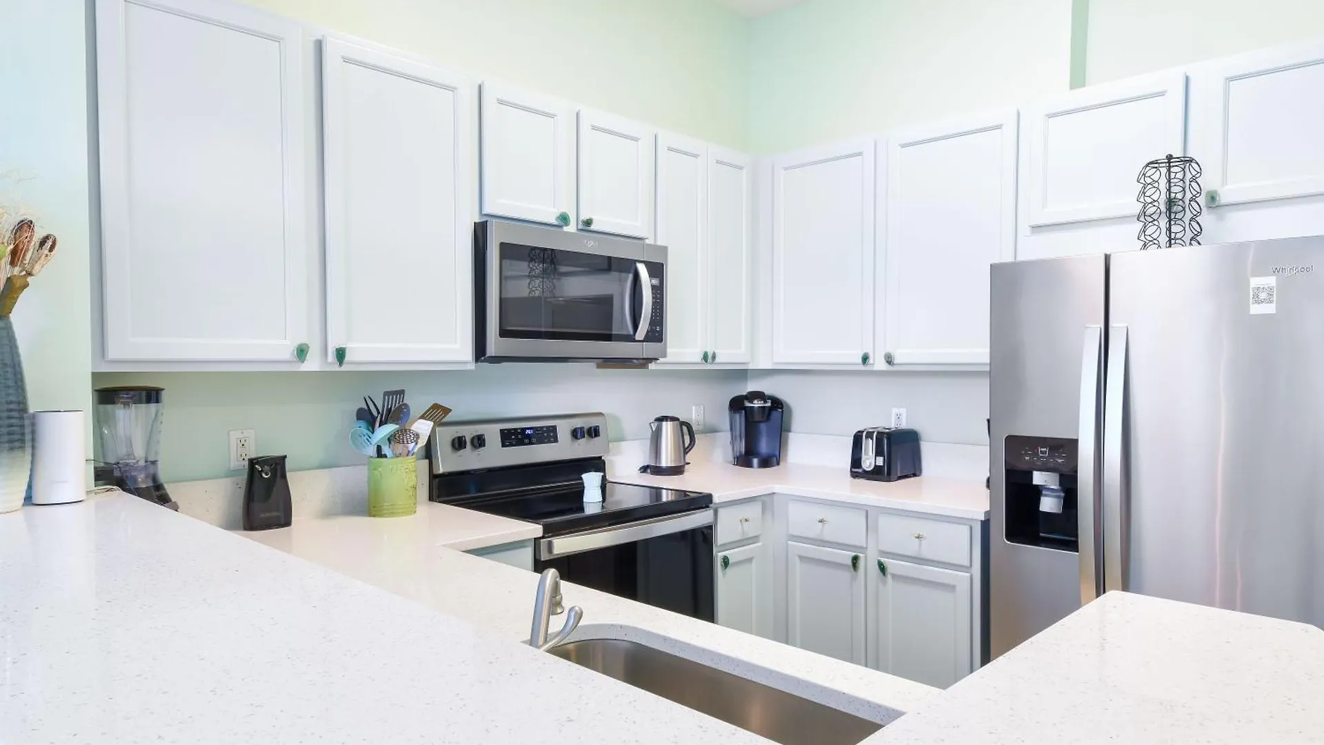 The Palms Of 2110 Junior Apartment