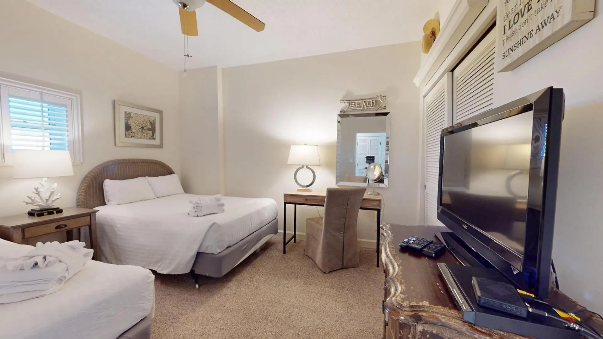Holiday home Tides 0802