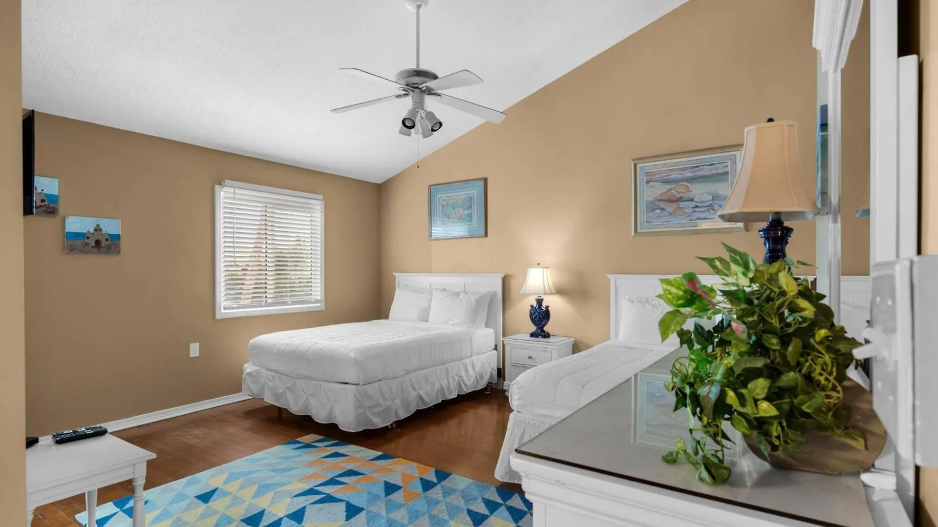 Shoreline Towers Townhouse 4-3 * Destin
