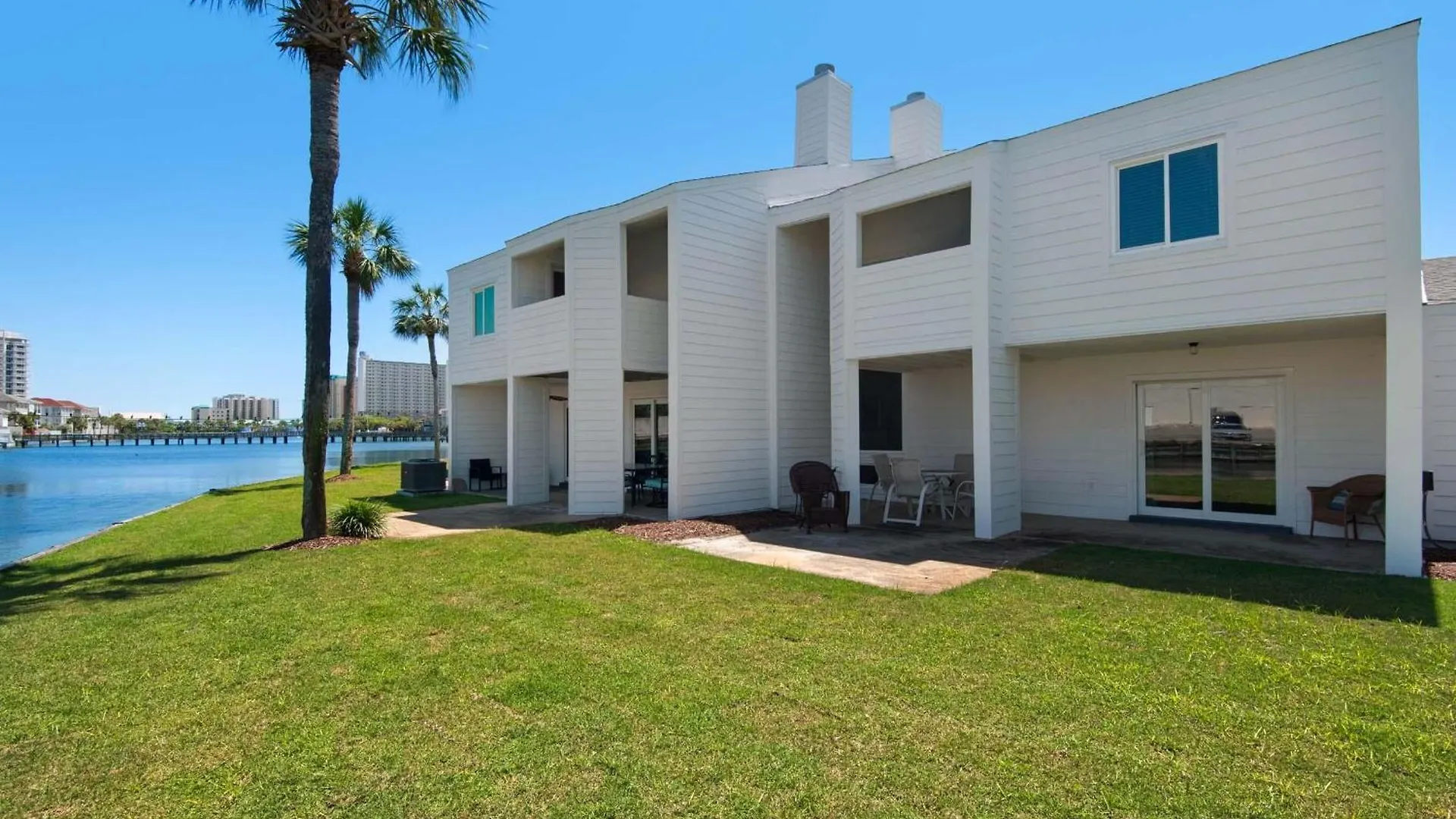 Shoreline Towers Townhouse 4-4