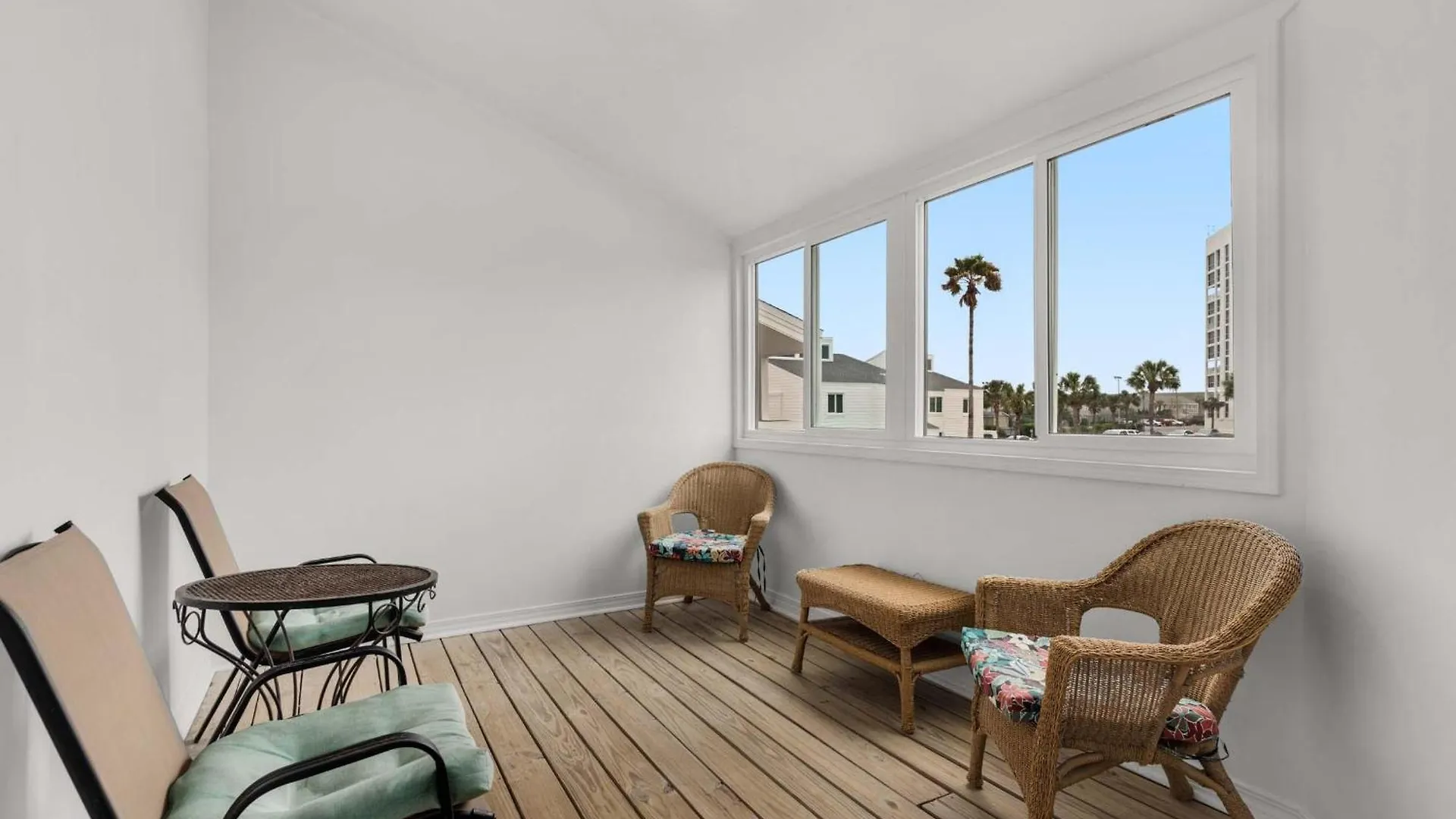 Shoreline Towers Townhouse 4-3 Destin