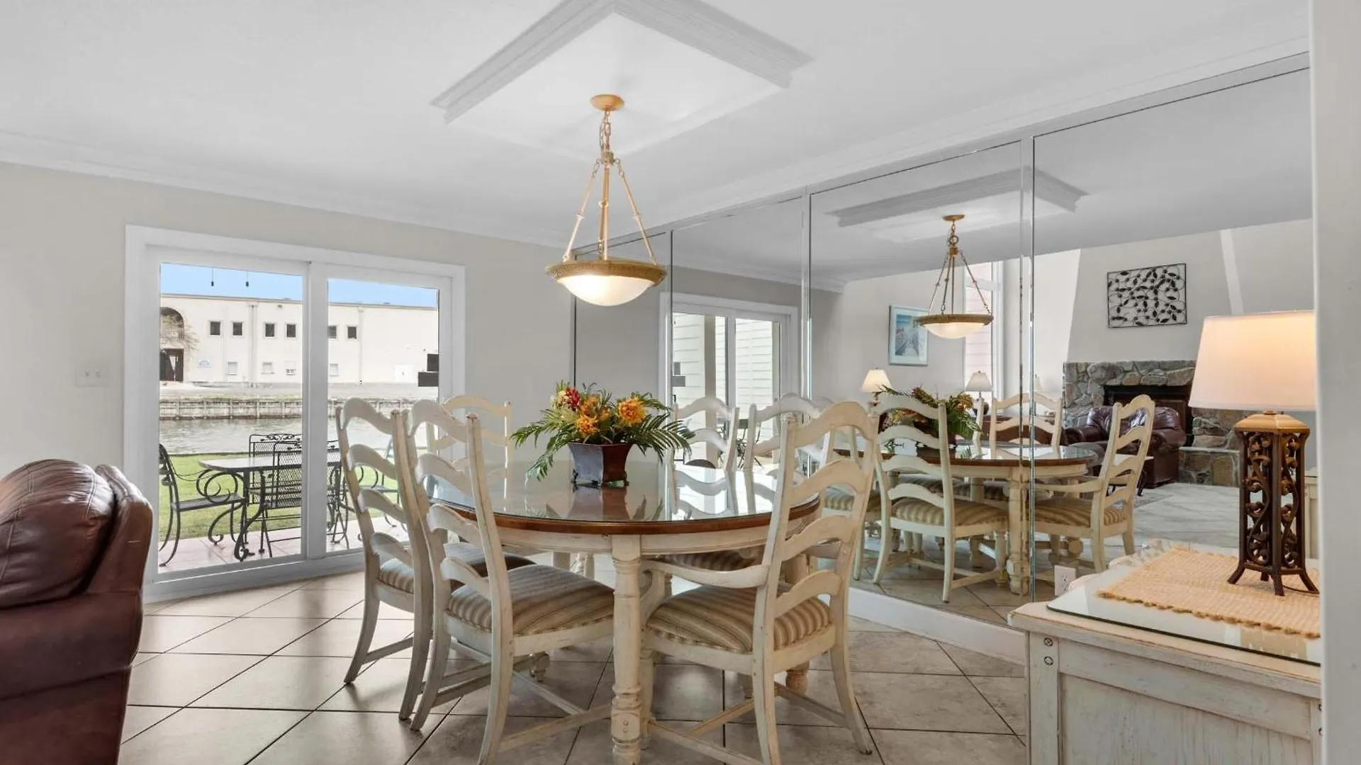 Shoreline Towers Townhouse 4-3