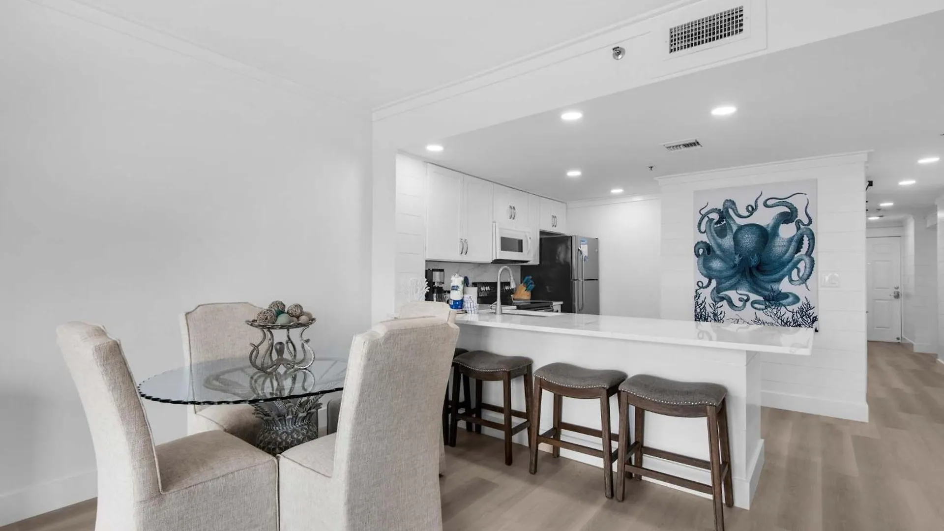 Apartment Sterling Sands 111 *