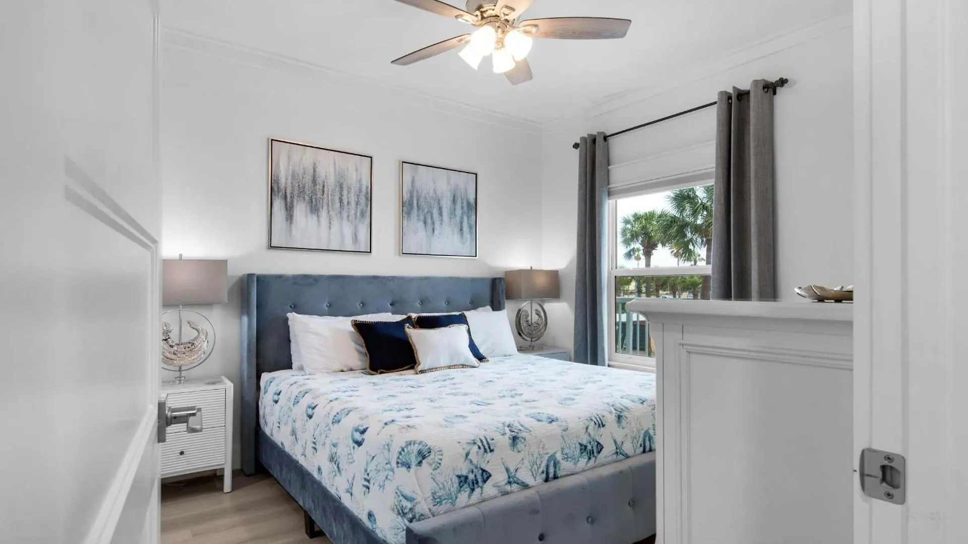 Apartment Sterling Sands 111