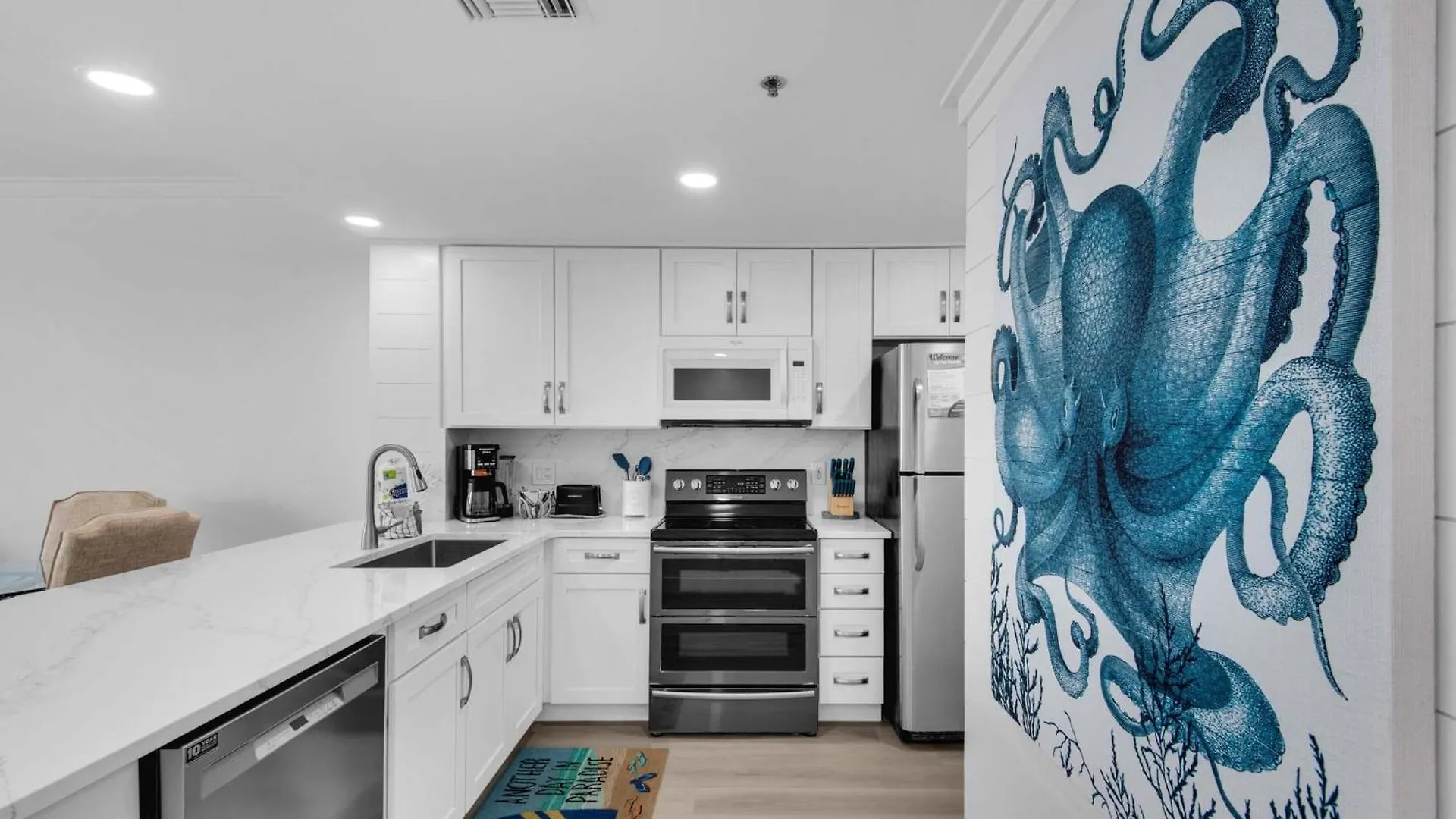 Apartment Sterling Sands 111