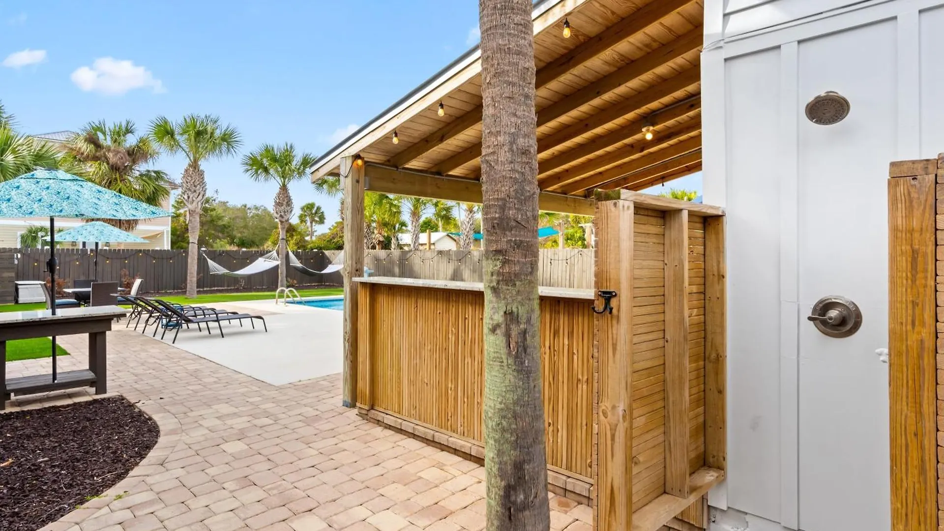Dolphin By Avantstay 2 Mins Walk To W Pool Large Outdoor Entertaining Area Destin