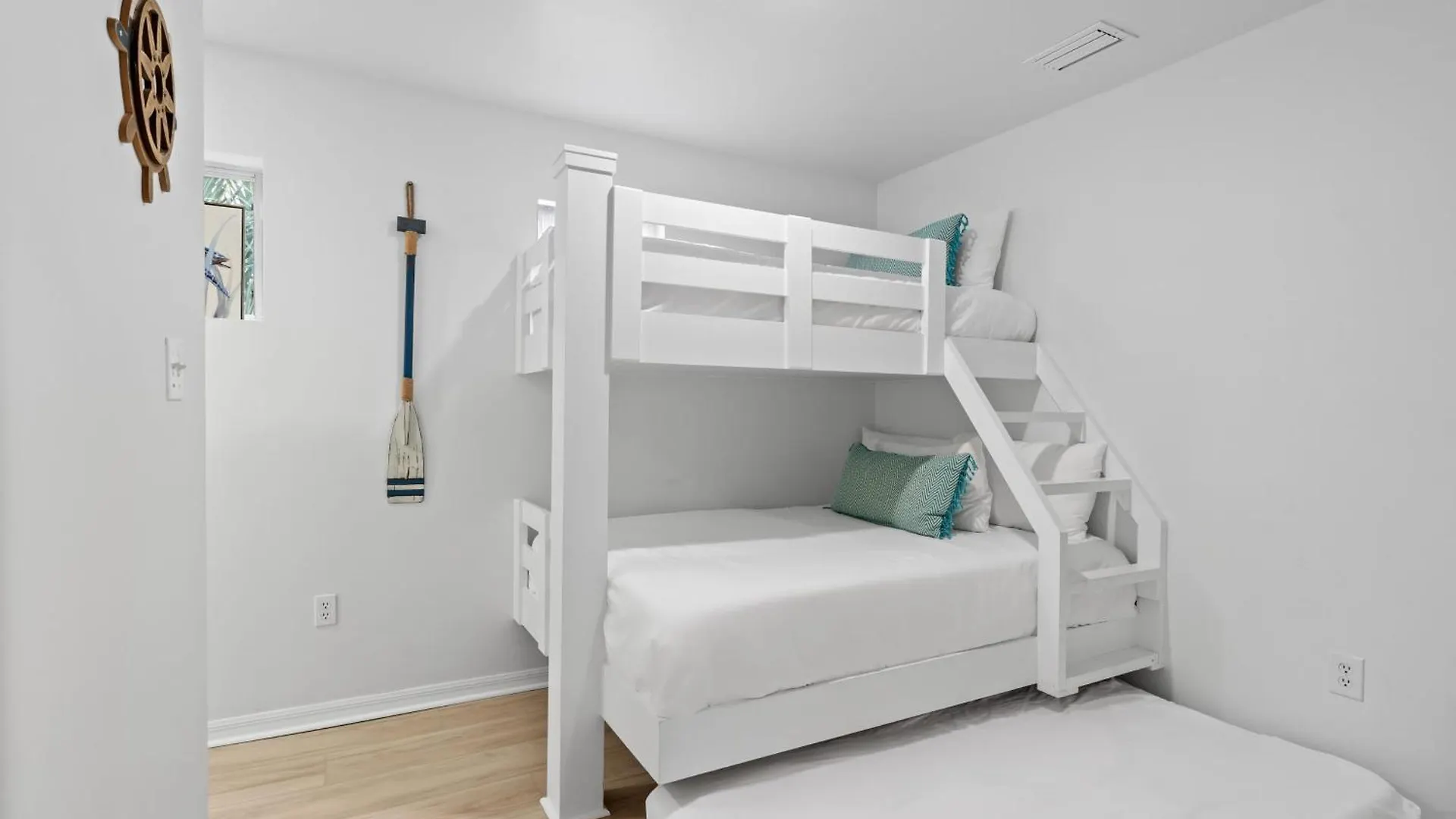 Holiday home Dolphin By Avantstay 2 Mins Walk To W Pool Large Outdoor Entertaining Area *