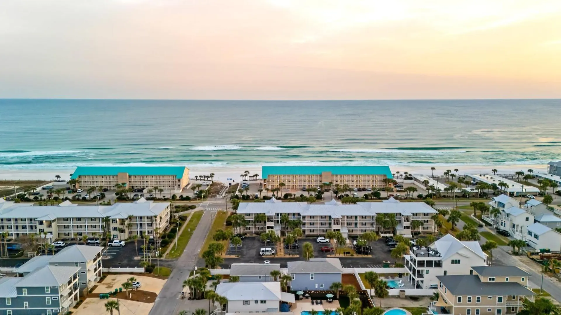 Dolphin By Avantstay 2 Mins Walk To W Pool Large Outdoor Entertaining Area Holiday home