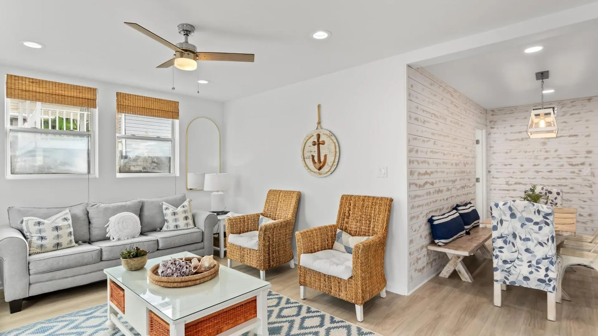 Holiday home Dolphin By Avantstay 2 Mins Walk To W Pool Large Outdoor Entertaining Area Destin