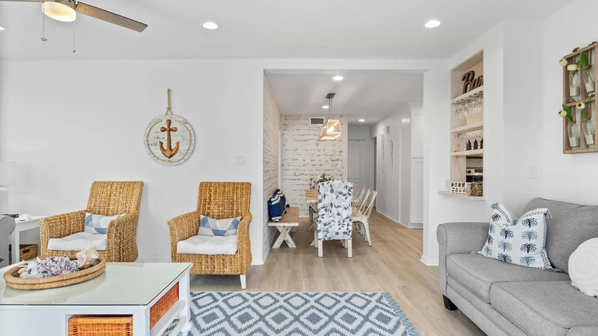 Dolphin By Avantstay 2 Mins Walk To W Pool Large Outdoor Entertaining Area Holiday home Destin
