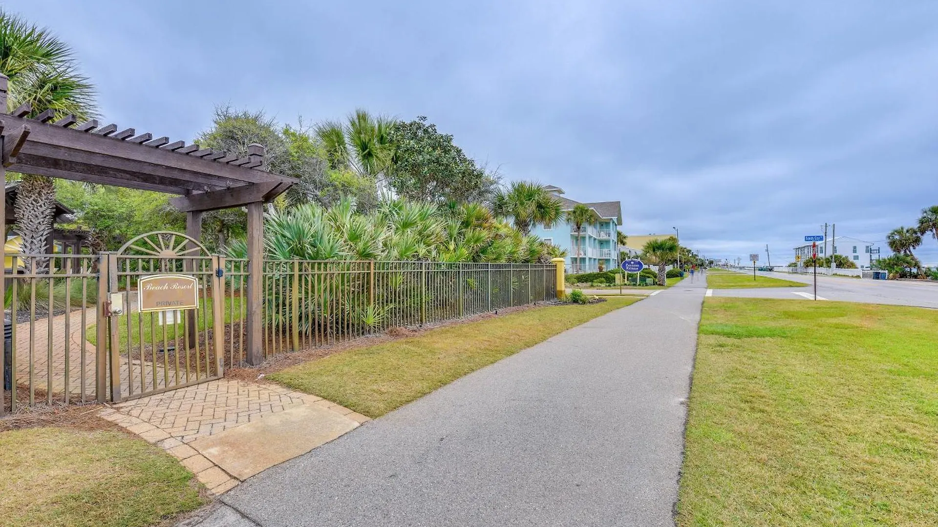Cozy Miramar With Pools And Access! *