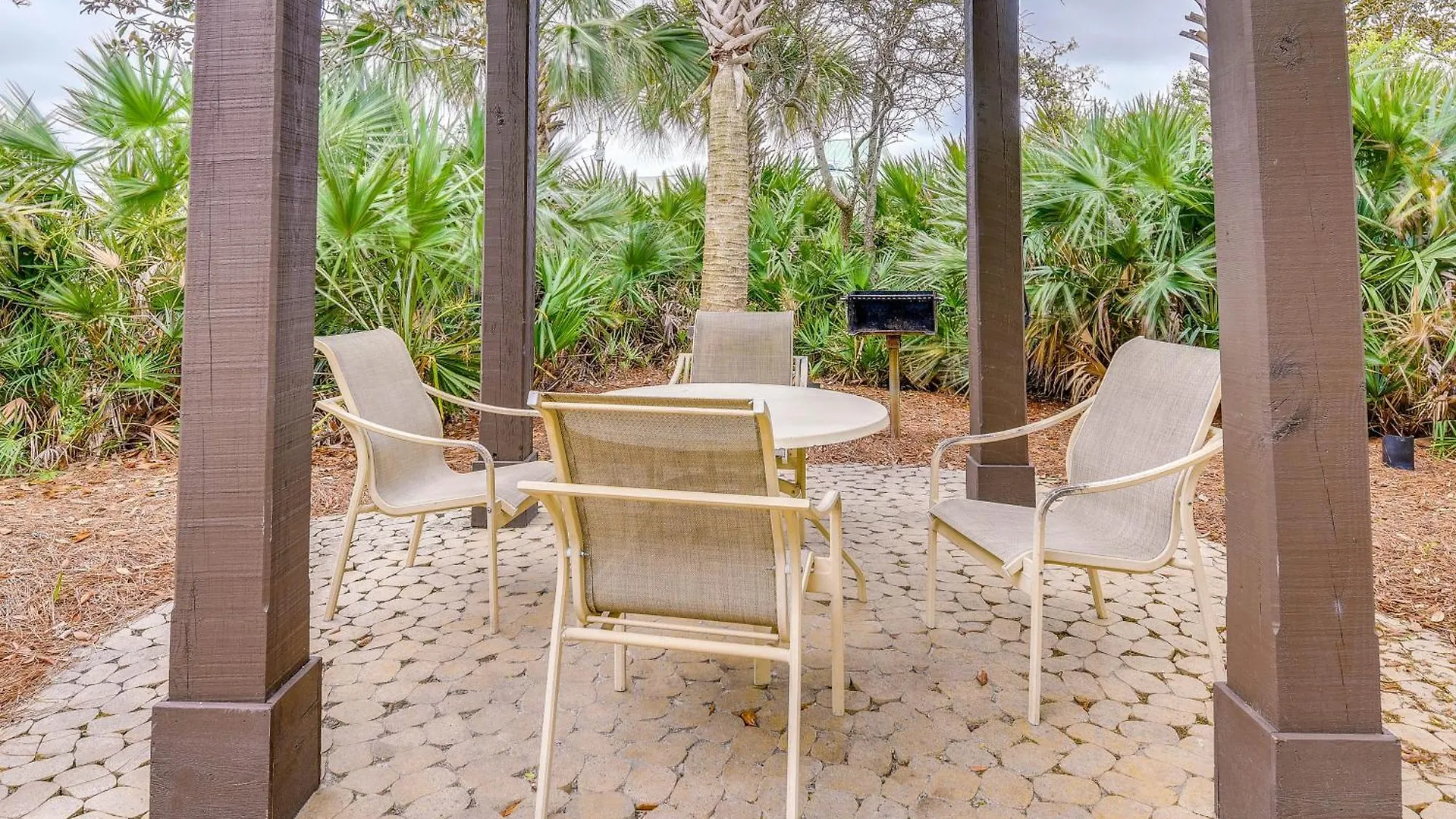 Cozy Miramar With Pools And Access! Apartment *