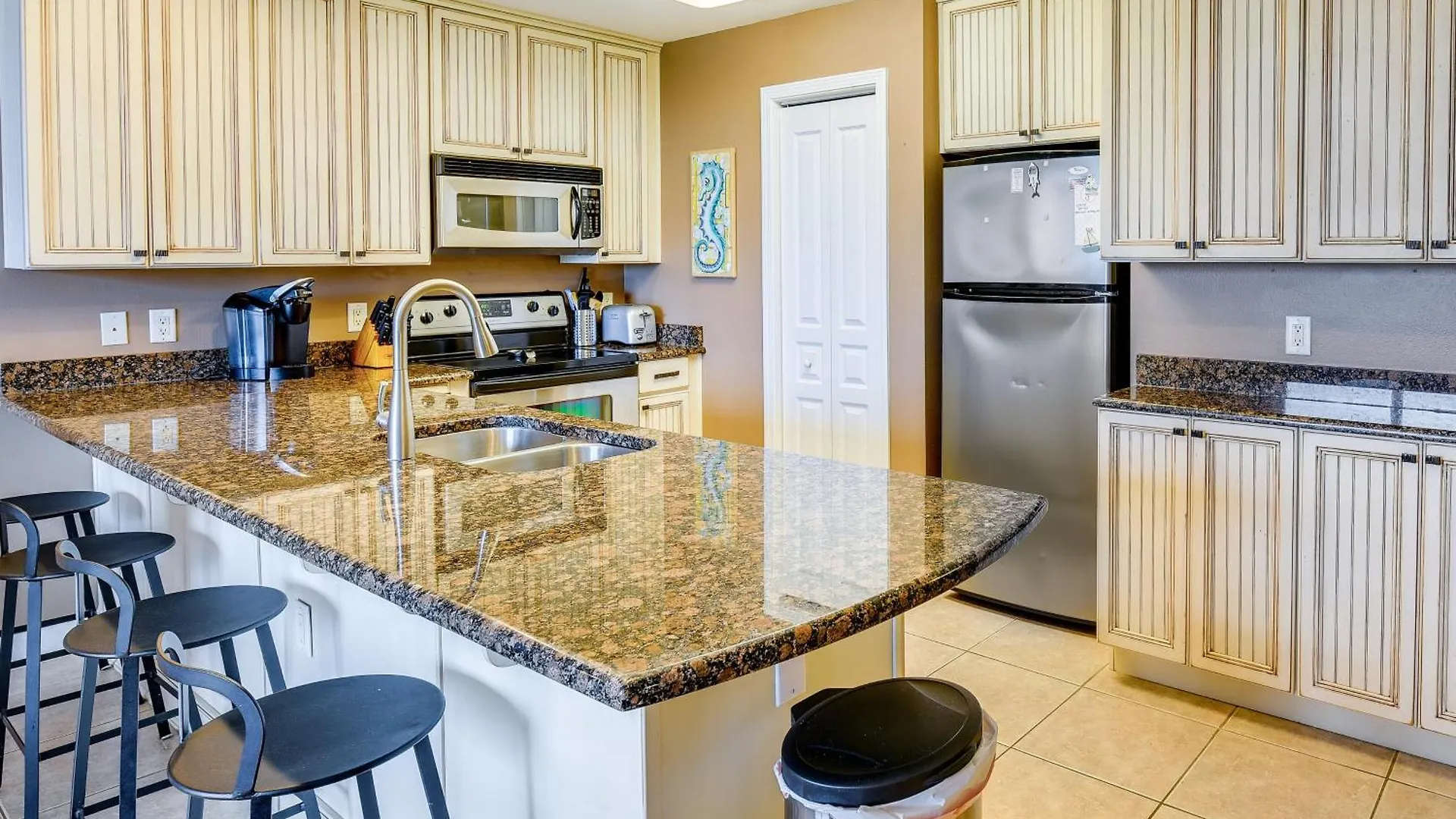 Apartment Cozy Miramar With Pools And Access! *