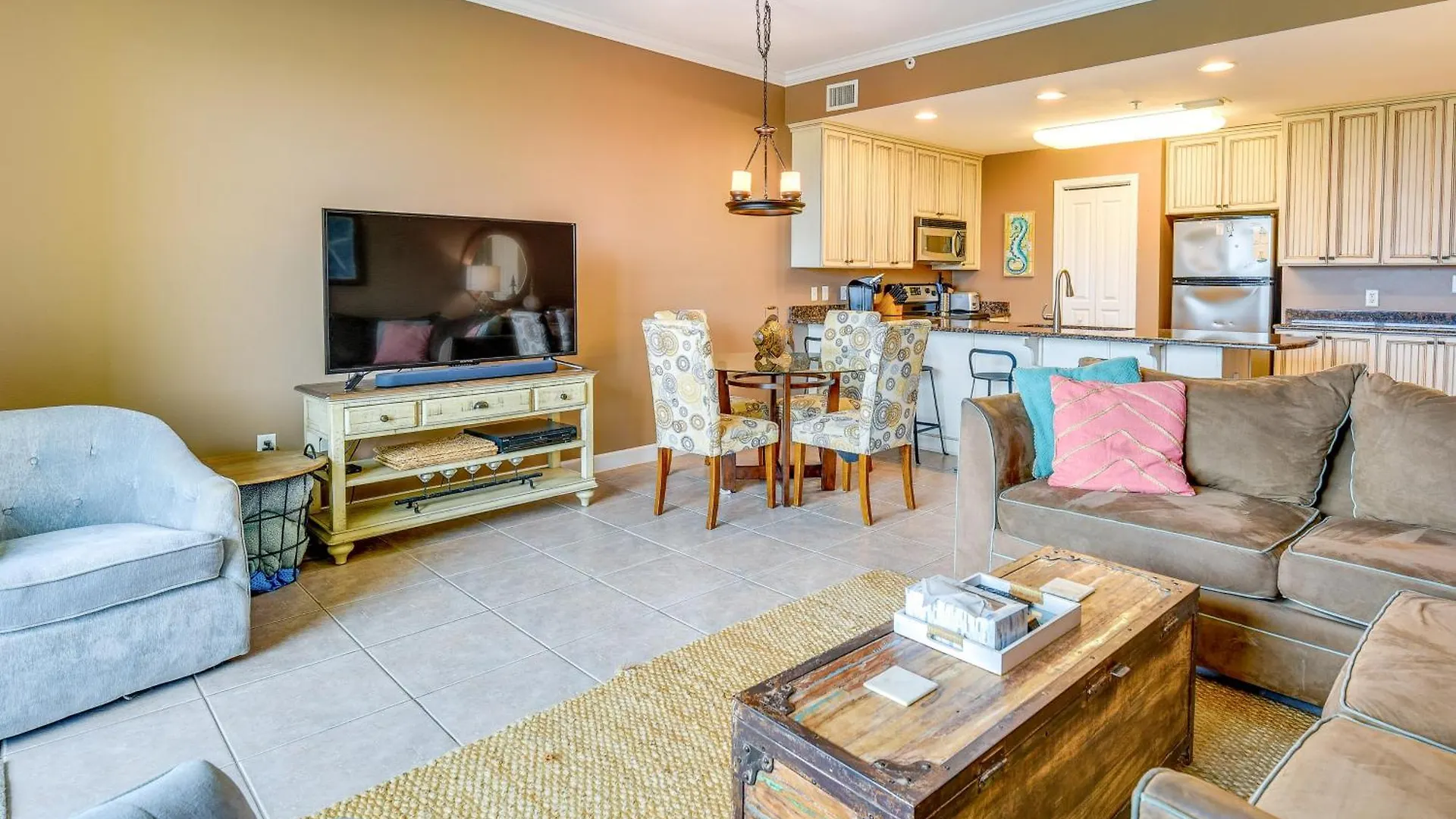 Cozy Miramar With Pools And Access! *