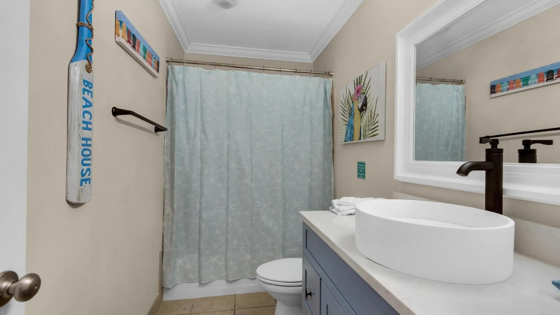 Seascape Lakefront 189- Don't Worry, Happy Holiday home