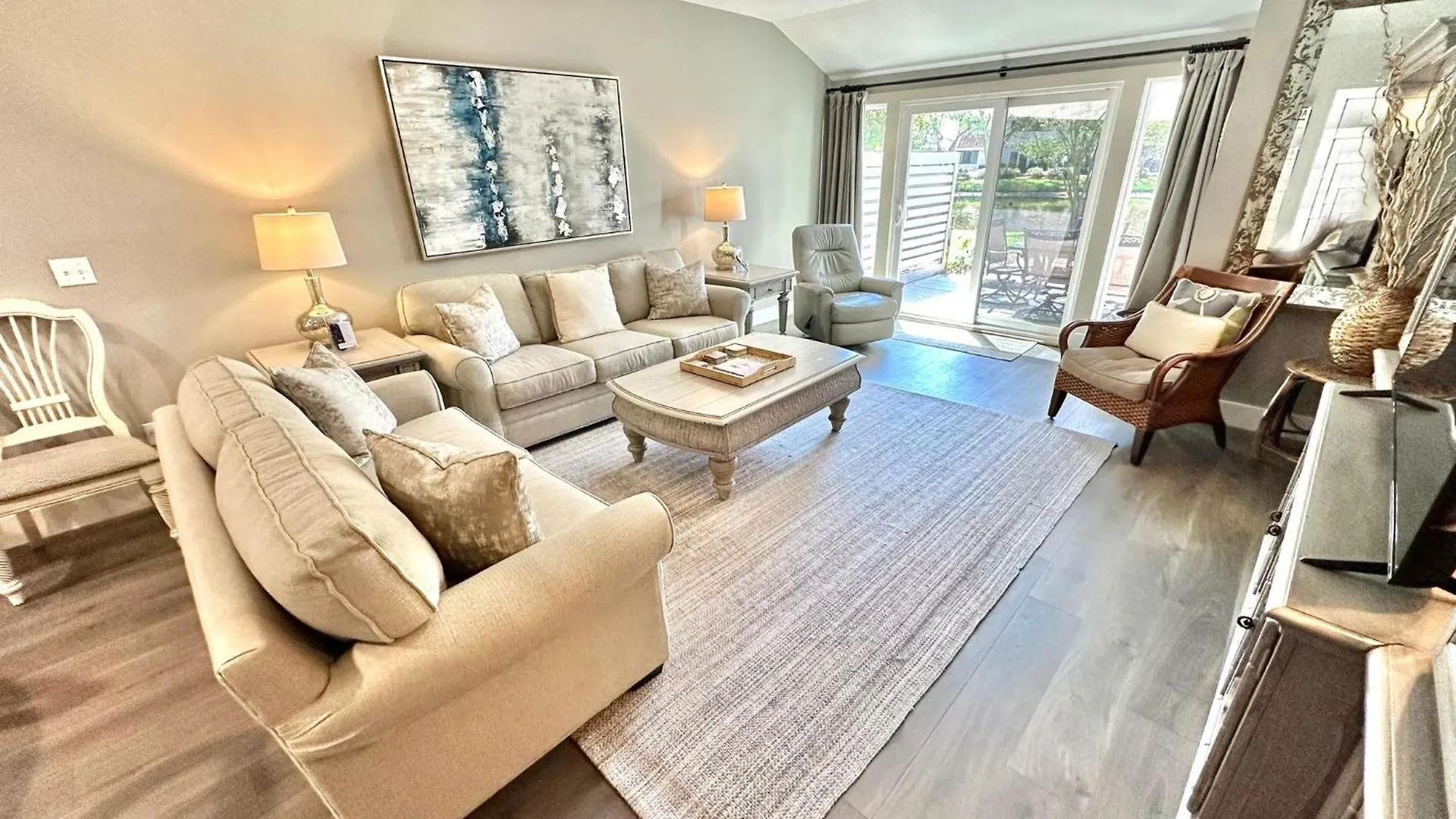 5128 Beachwalk