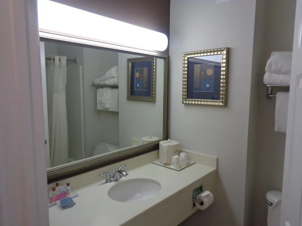Wingate By Wyndham Hotel