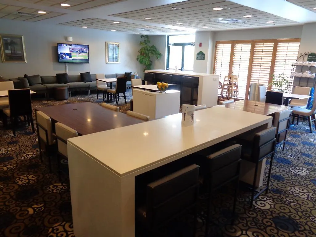 Wingate By Wyndham 3* דסטין