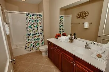 Harbor Landing By Isle 4*