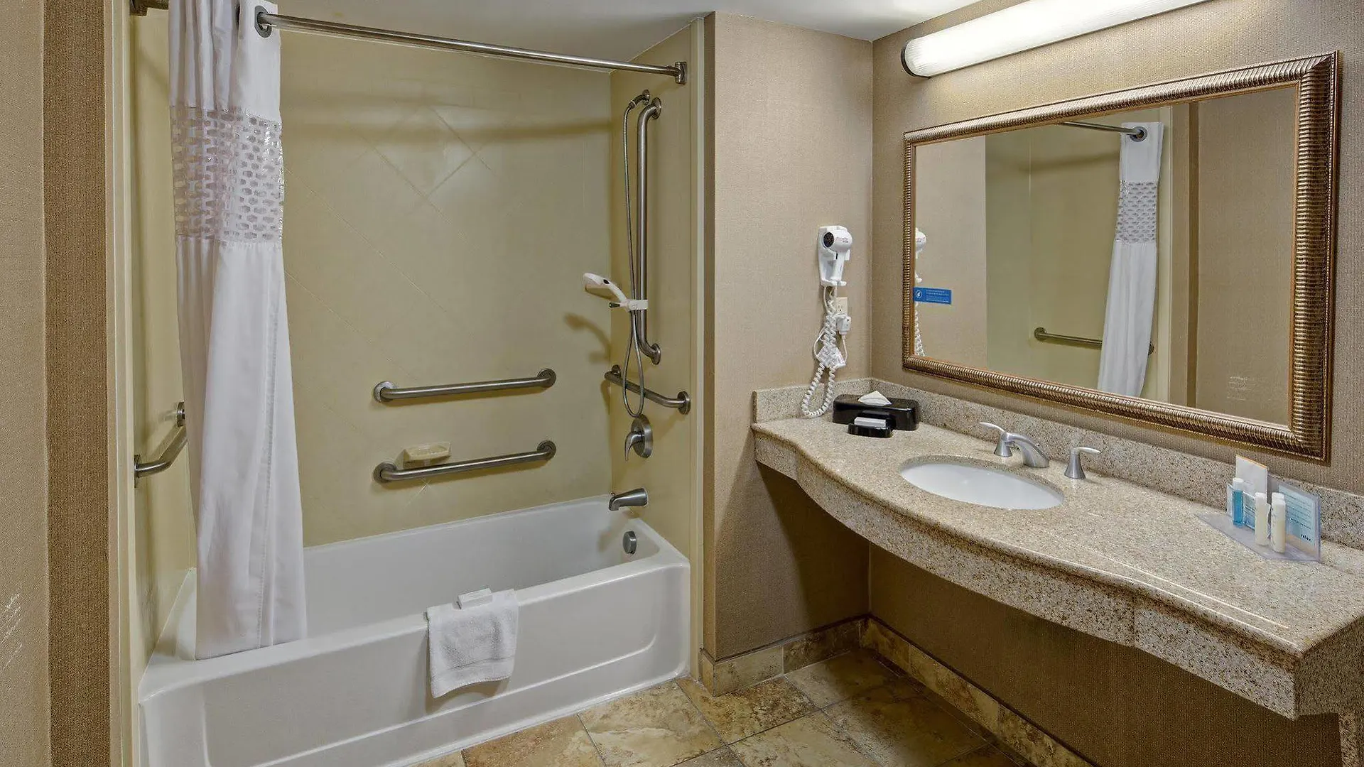 Hotel Express & Destin - Miramar By Ihg