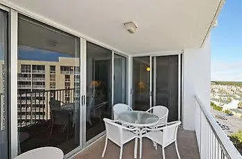 Shoreline Towers By Isle Hotel 3*