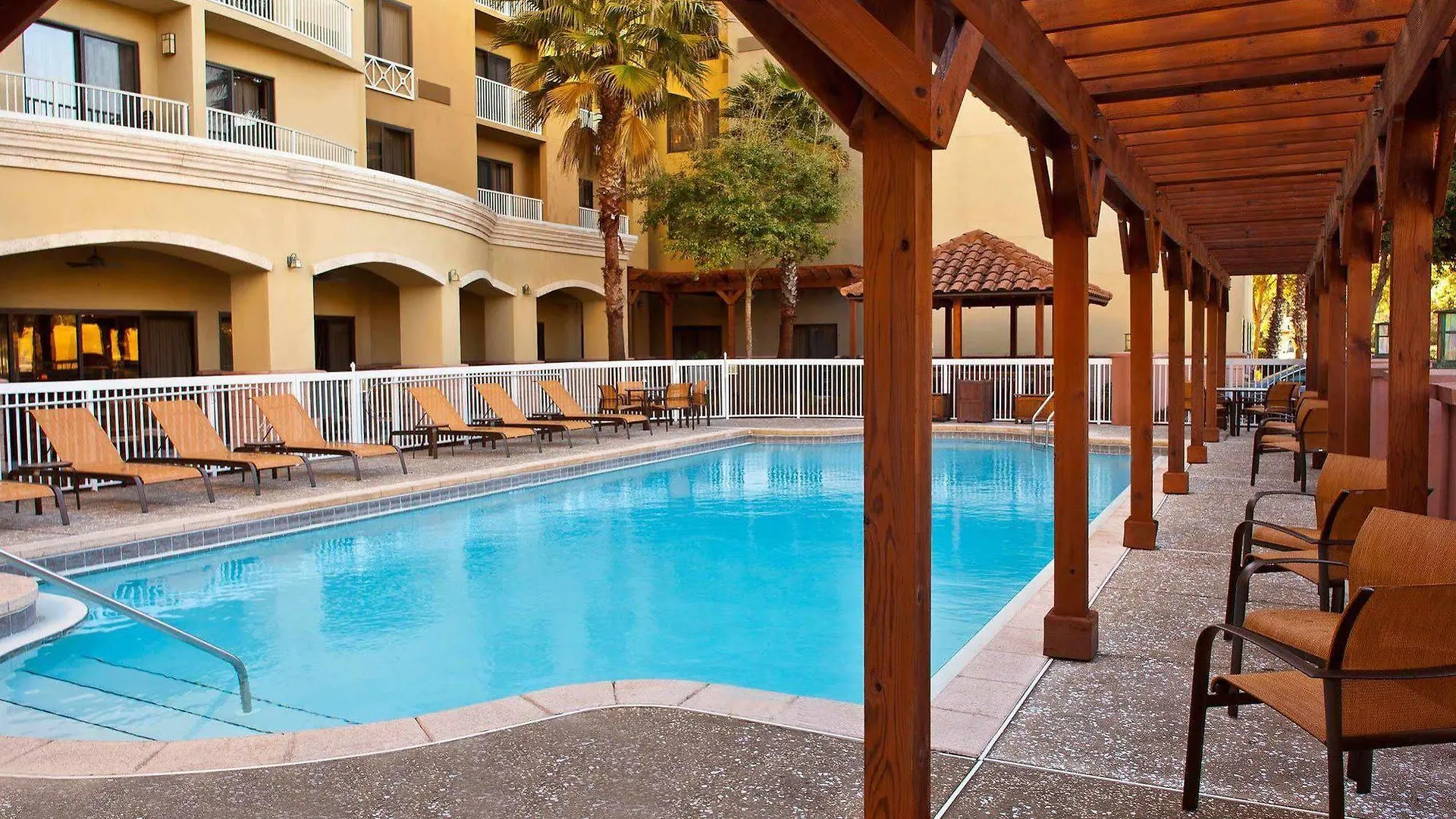 Courtyard By Marriott Sandestin At Grand Boulevard Miramar Beach