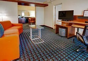 Fairfield & By Marriott