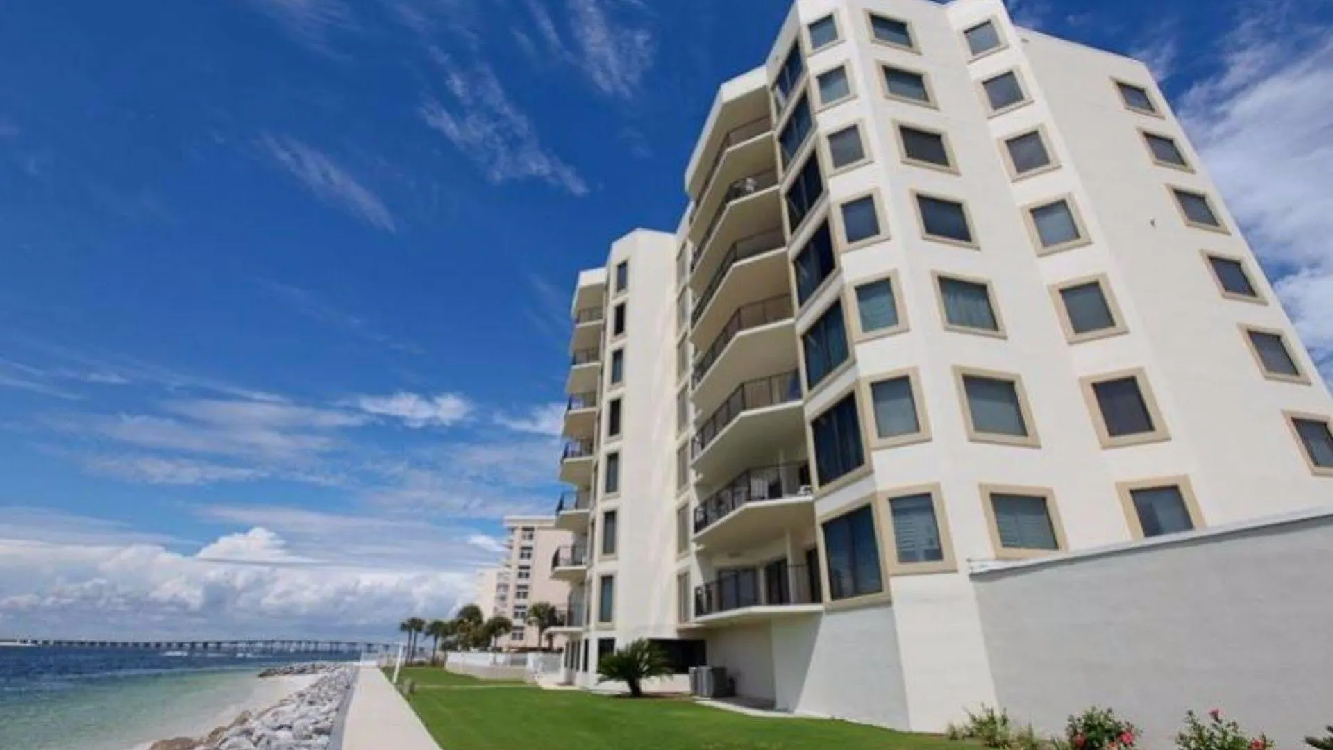 Hotel Waterview Towers Yacht Club By Hi