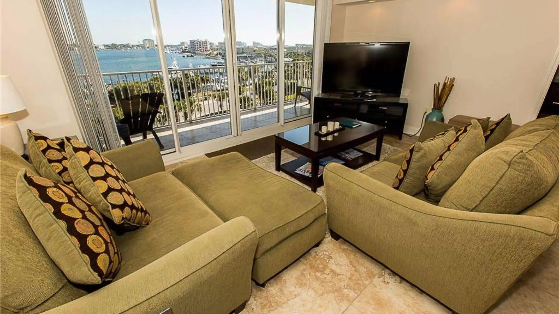 Waterview Towers Yacht Club By Hi
