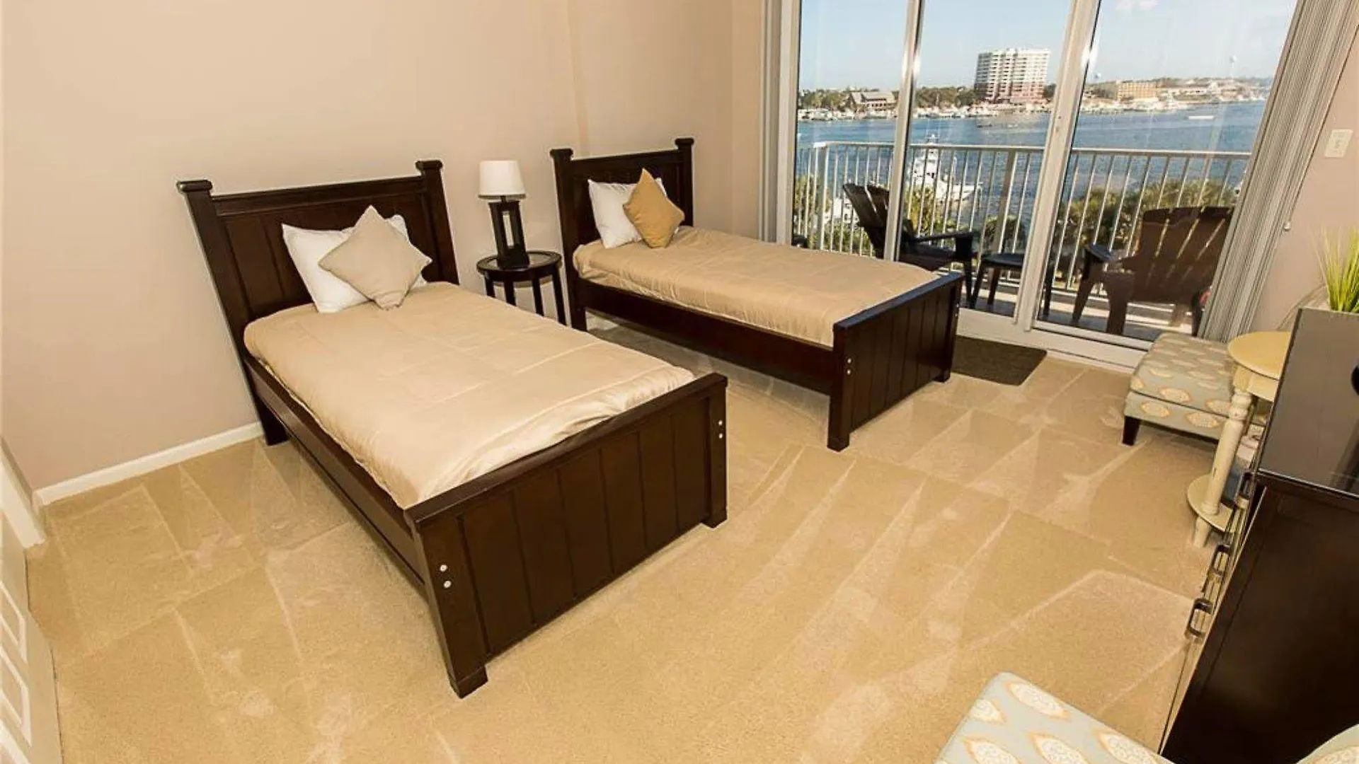 Hotel Waterview Towers Yacht Club By Hi