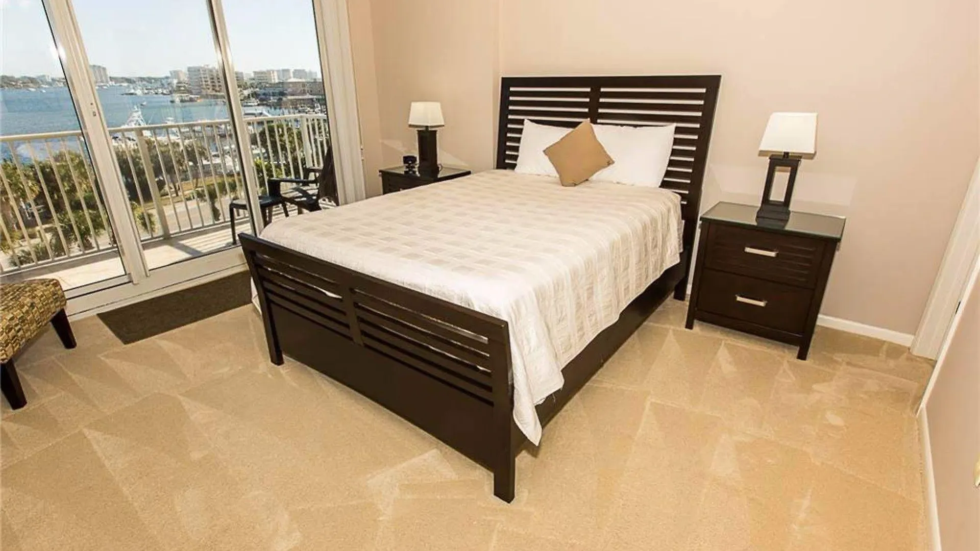 Hotel Waterview Towers Yacht Club By Hi
