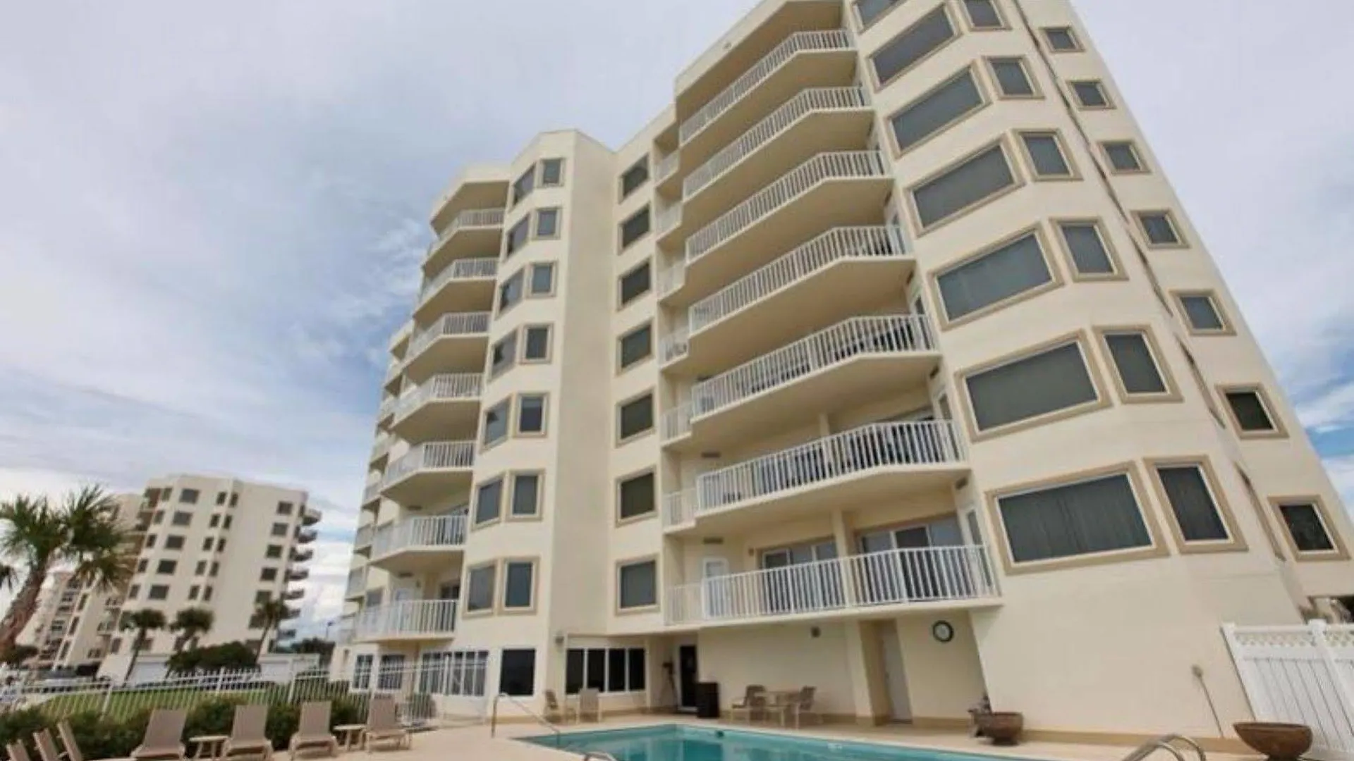 Waterview Towers Yacht Club By Hi Hotel 3*