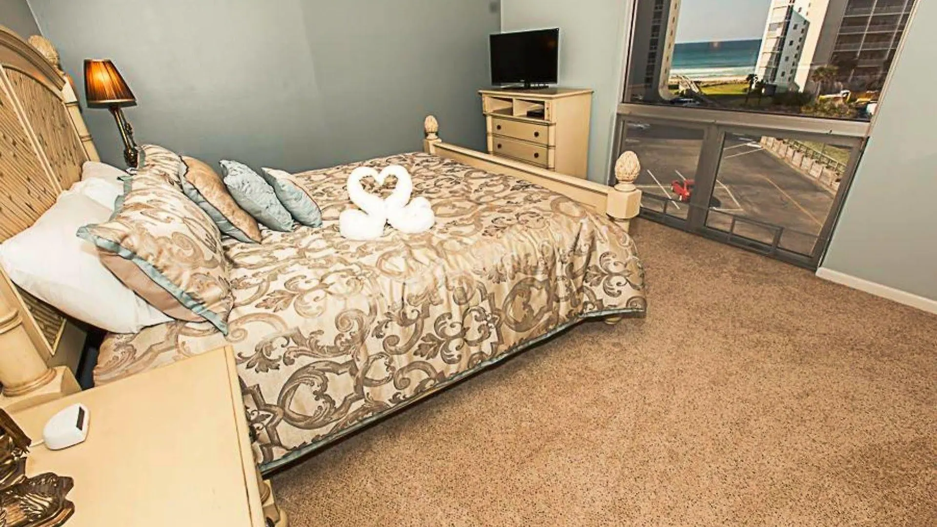 Shoreline Towers By Isle Hotel 3*
