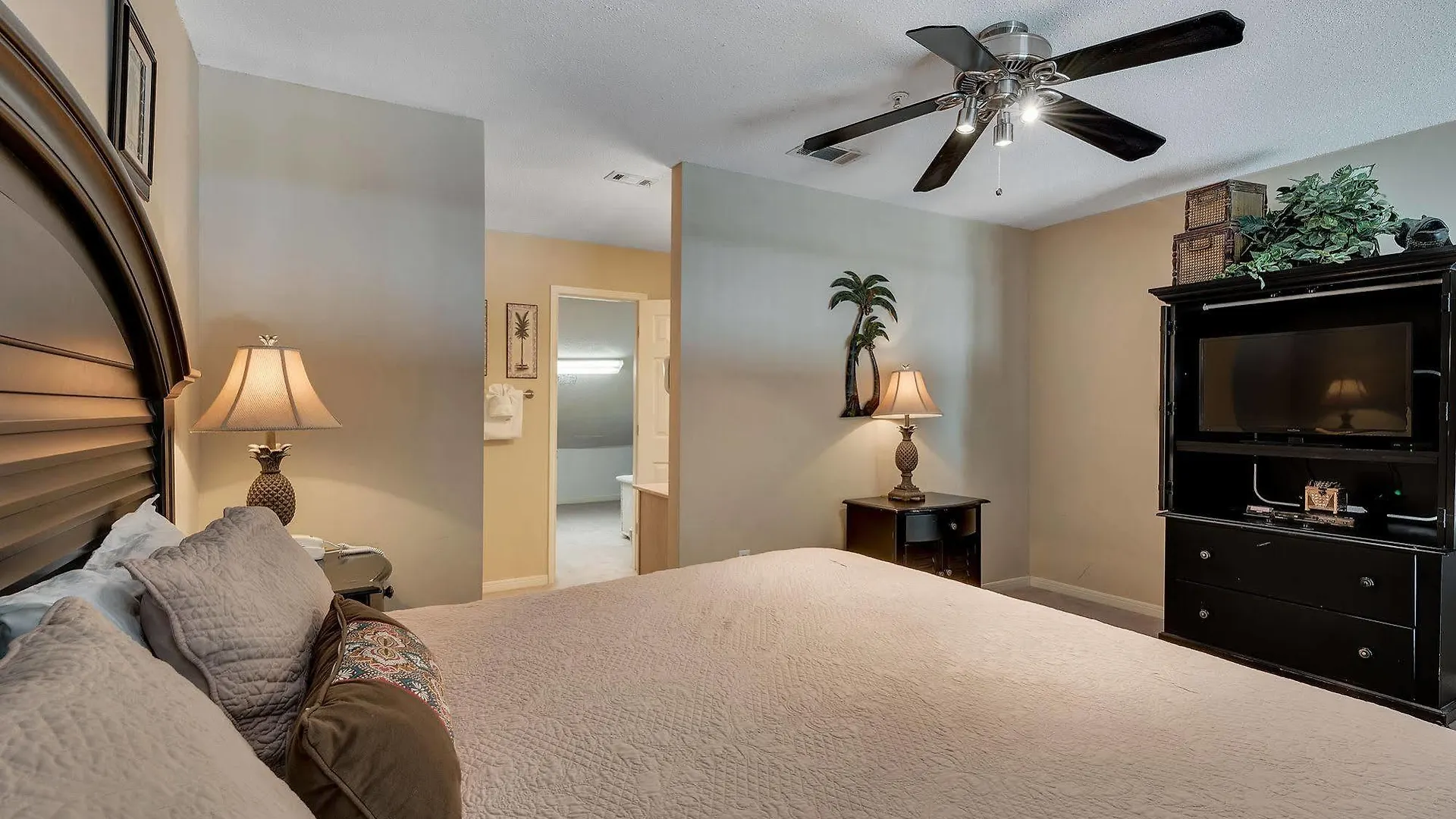 Crystal Sands Apartment