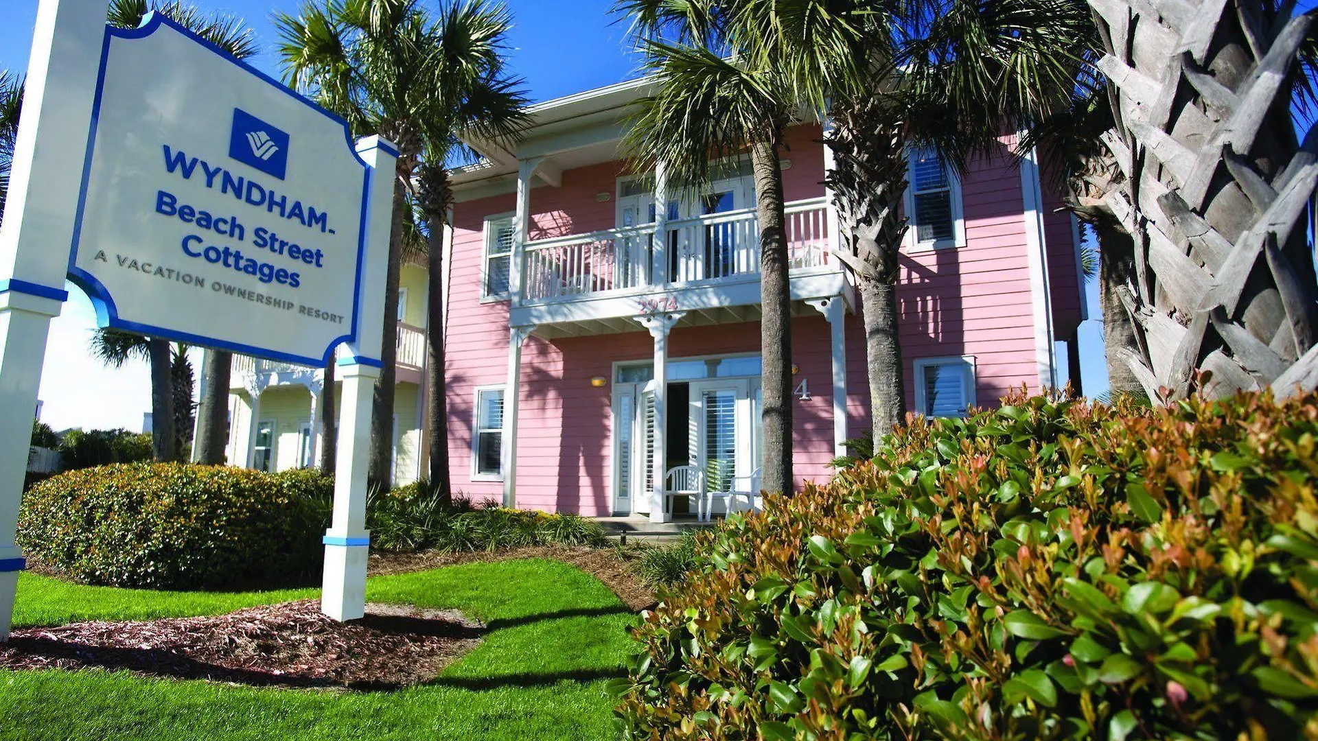 Club Wyndham Street 3*