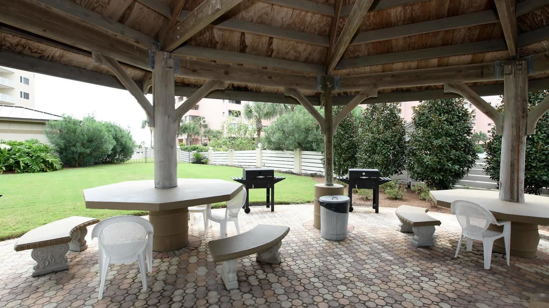 Islander By Isle Hotel Destin