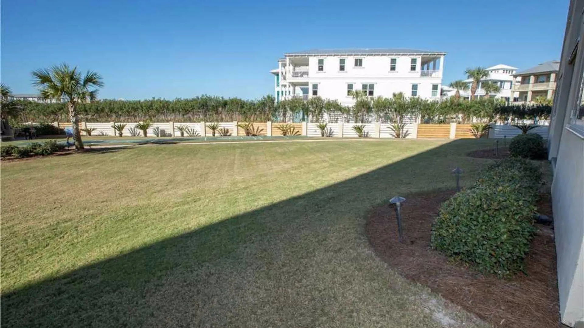 Islander By Isle Hotel 3*