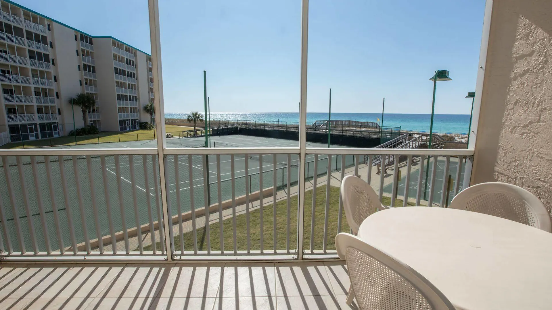 Surf & Racquet Club 416 By Realjoy