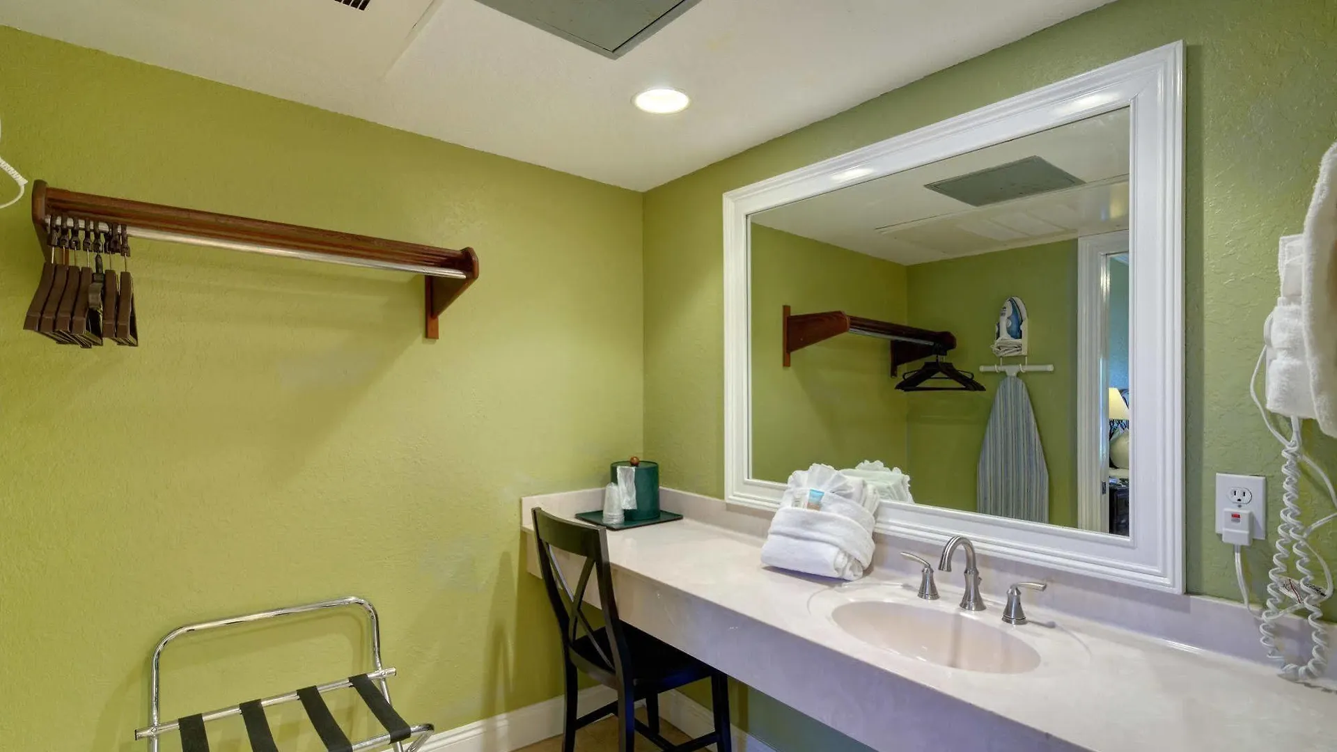 Hotel Beachside 3*