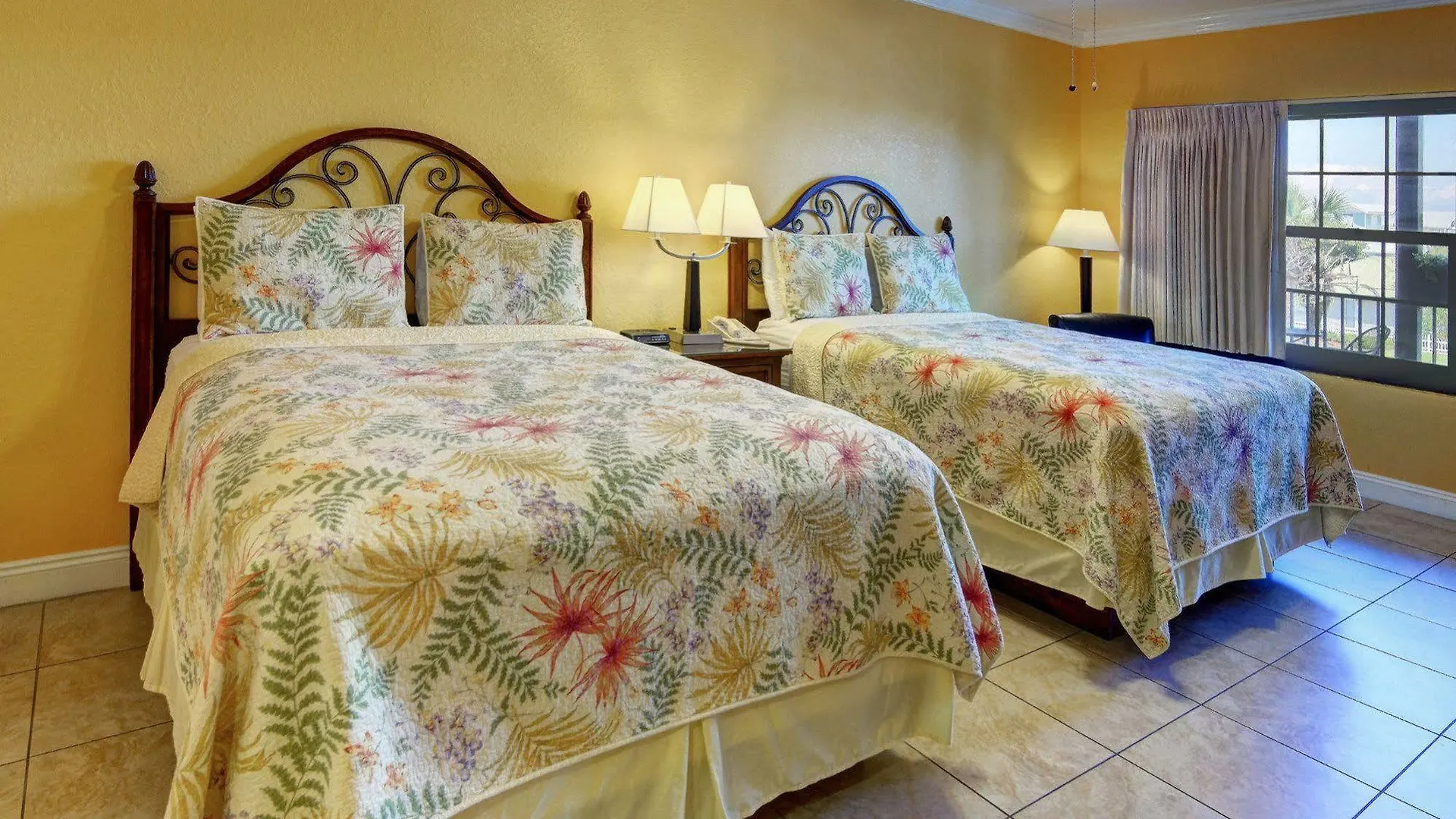 Beachside Hotel