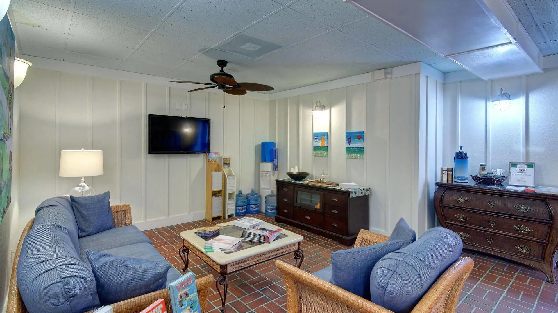 Beachside Hotel 3*