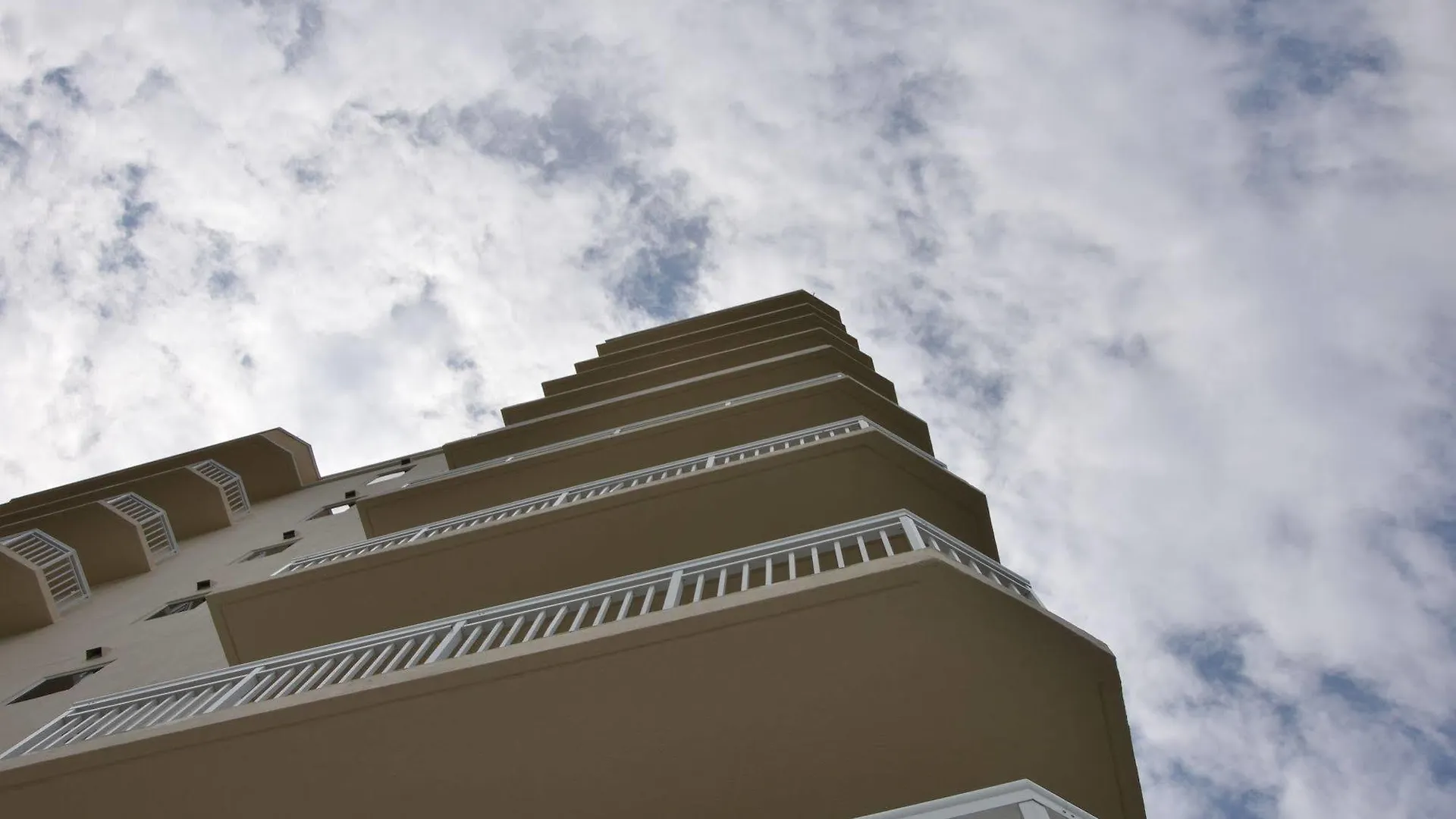 Hotel Harbor Landing By Isle 4*
