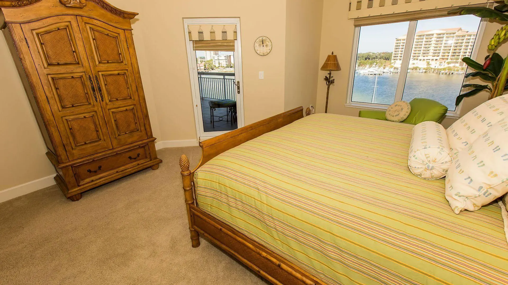 Harbor Landing By Isle 4*